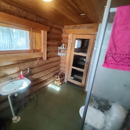 Kalliorinteen Moekit Havupirtti *