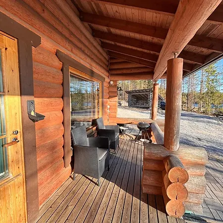 Chalet Kalliorinteen Moekit Havupirtti Toysa