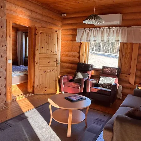 Kalliorinteen Moekit Havupirtti Chalet