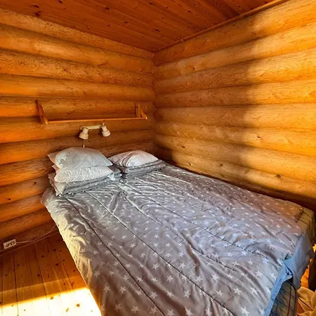 Kalliorinteen Moekit Havupirtti
