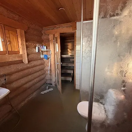 Kalliorinteen Moekit Havupirtti Chalet