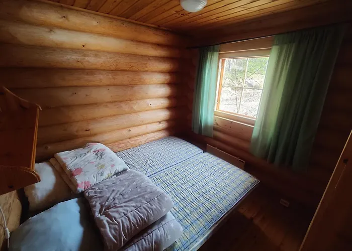 Kalliorinteen Moekit Havupirtti Alpstuga Töysä