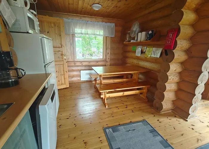 Kalliorinteen Moekit Havupirtti Alpstuga